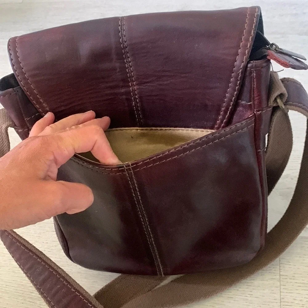 Reginos Dark Brown Leather Crossbody Messenger Bag Adjustable Strap Vintage